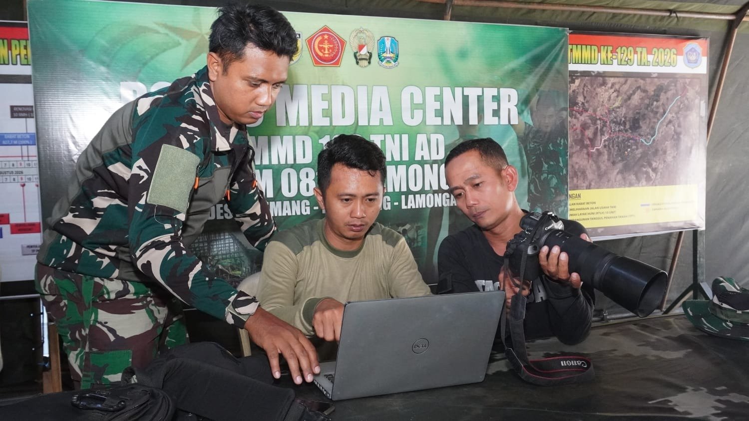Strategi Visual TMMD ke-129: Tim Dokumentasi Pendim 0812/Lamongan Siapkan Pendekatan Informasi