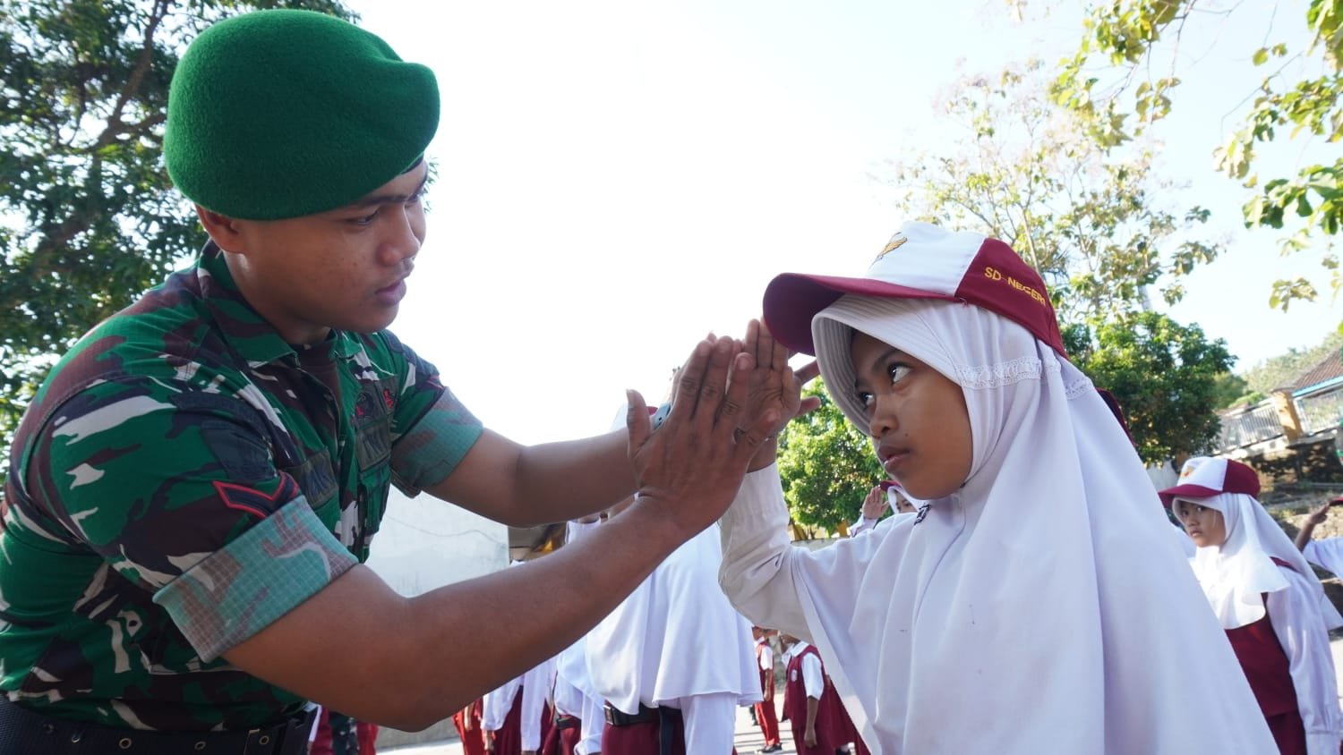 Keceriaan di SDN 1 Tlemang, Prajurit TMMD Gelar Pelatihan PBB Edukatif