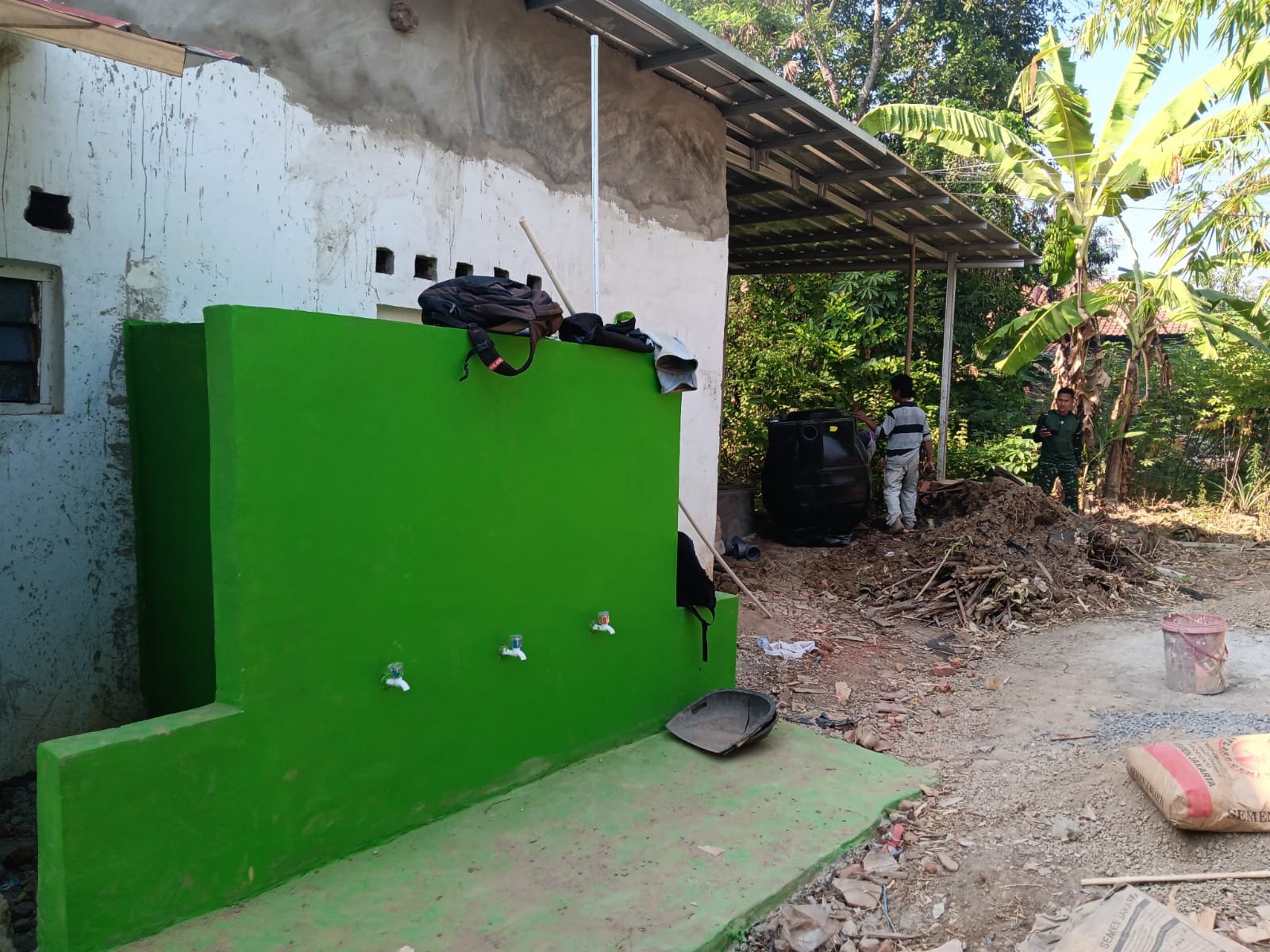 Pembangunan MCK dan Bio Septic Tank di Mushola Miftahul Jannah: Upaya TMMD ke-129 untuk Sanitasi Sehat