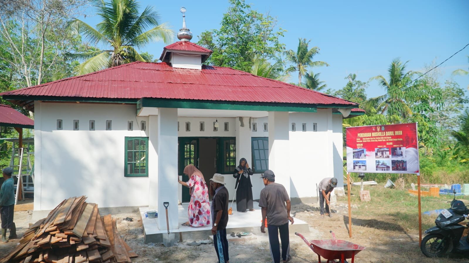 Kerja Sama TNI dan Masyarakat dalam Penyelesaian Musholla Darul Iman
