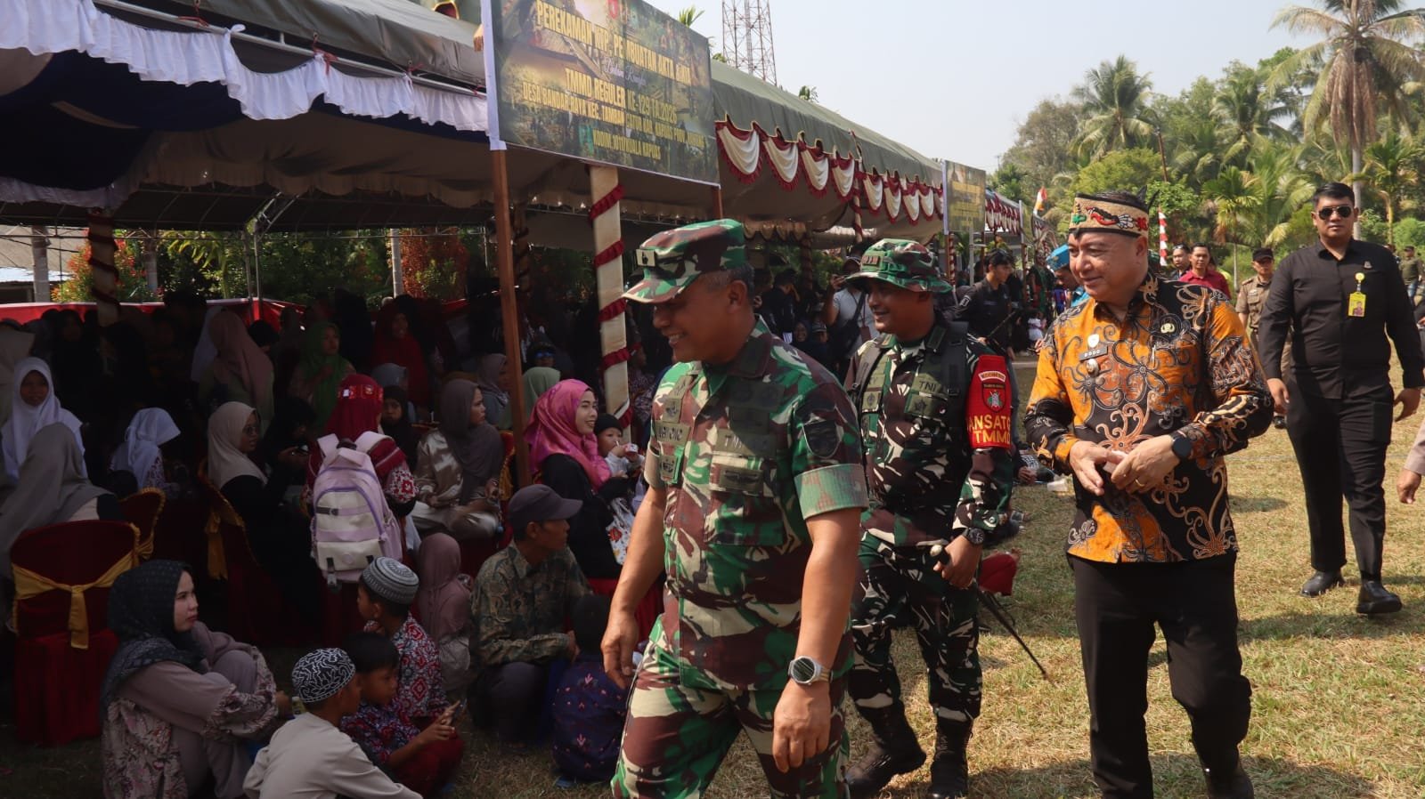Pelayanan Administrasi Kependudukan di Akhir TMMD Ke-129 Diserbu Warga