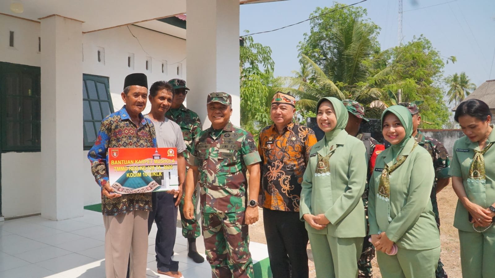 Rehabilitasi Mushola di Kapuas Selesai, Kasdam XXII/TB Tunjukkan Kepedulian TNI