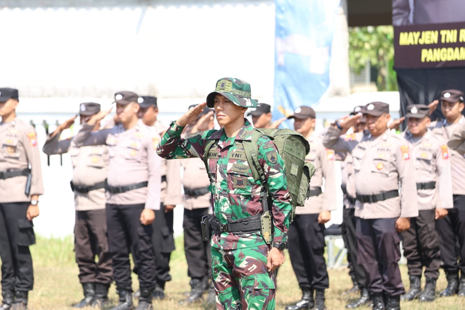 Komandan Upacara Membawa Kesan Mendalam di Penutupan TMMD ke-129