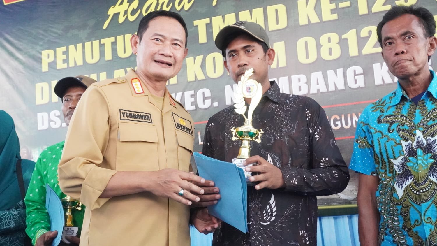 Dukungan Penuh Bupati Lamongan untuk Olahraga Desa dalam Turnamen Voli TMMD 129