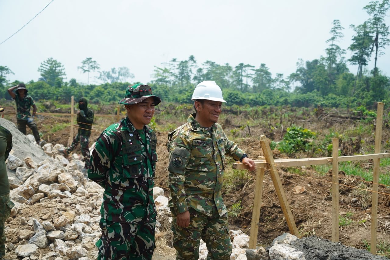 Program TMMD ke-130: Membangun Jalan Parumpanai untuk Keamanan Akses Hujan
