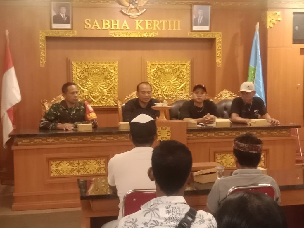 Kesiapan Linmas Desa Tojan Dites dalam Rapat Triwulan Menuju Pilkel