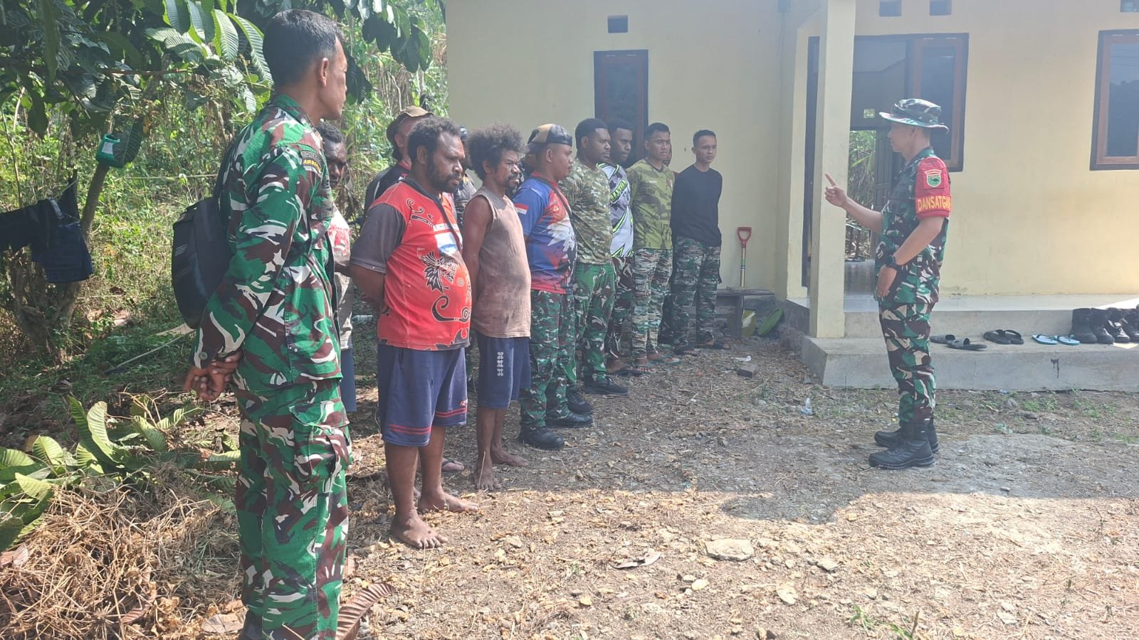 Komandan Satuan Tugas TMMD ke-130 Lakukan Inspeksi Kesiapan Anggota di Manokwari