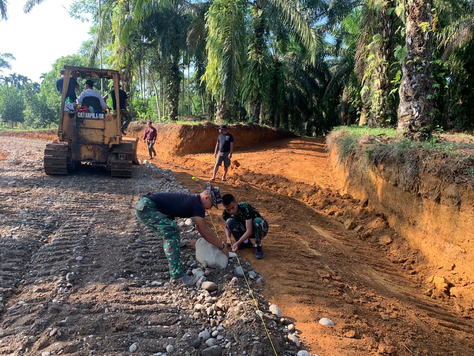 Proyek Jalan 2,9 Kilometer di Bengkulu Wujudkan Kerja Sama TNI dan Warga