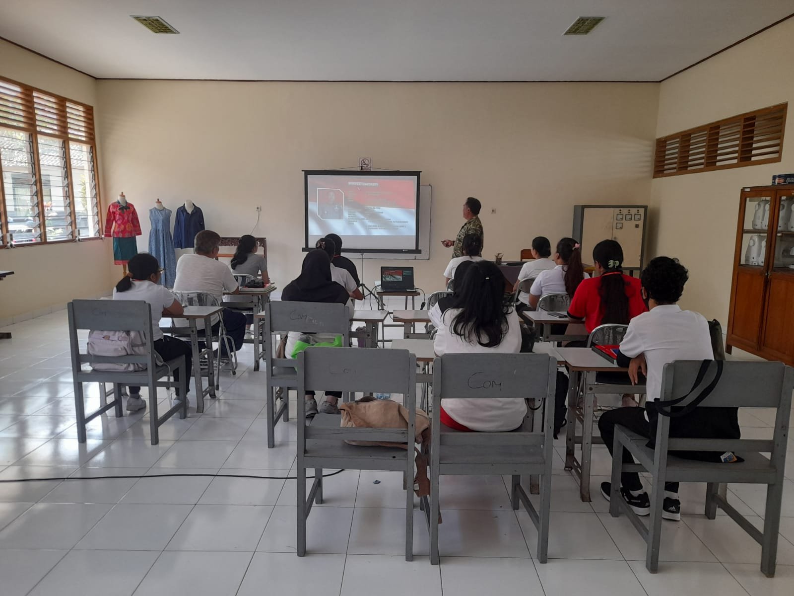 Meningkatkan Kesiapan Calon Pekerja Melalui Pendidikan Wawasan Kebangsaan