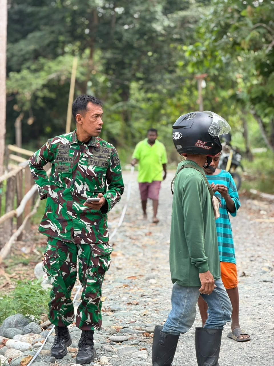 Wadan Satgas TMMD ke-130 Inspeksi Lokasi Pembangunan Jalan Akses untuk Masyarakat