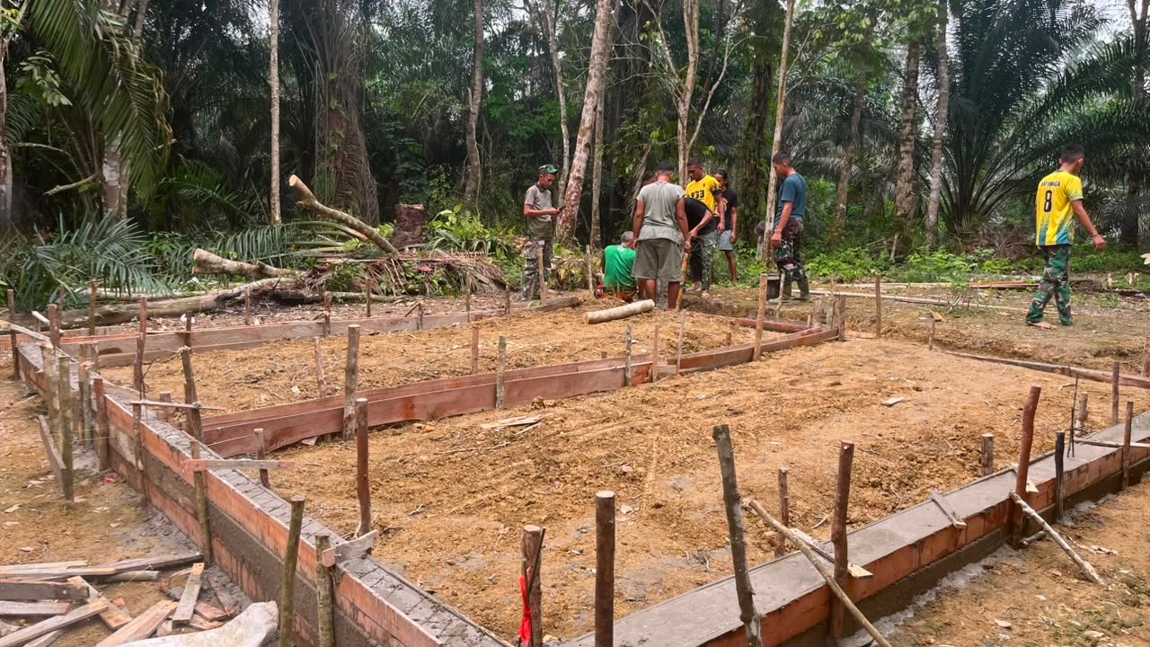 Satgas TMMD Membangun Harapan Baru bagi Ibu Tina Lewat Proyek RTLH
