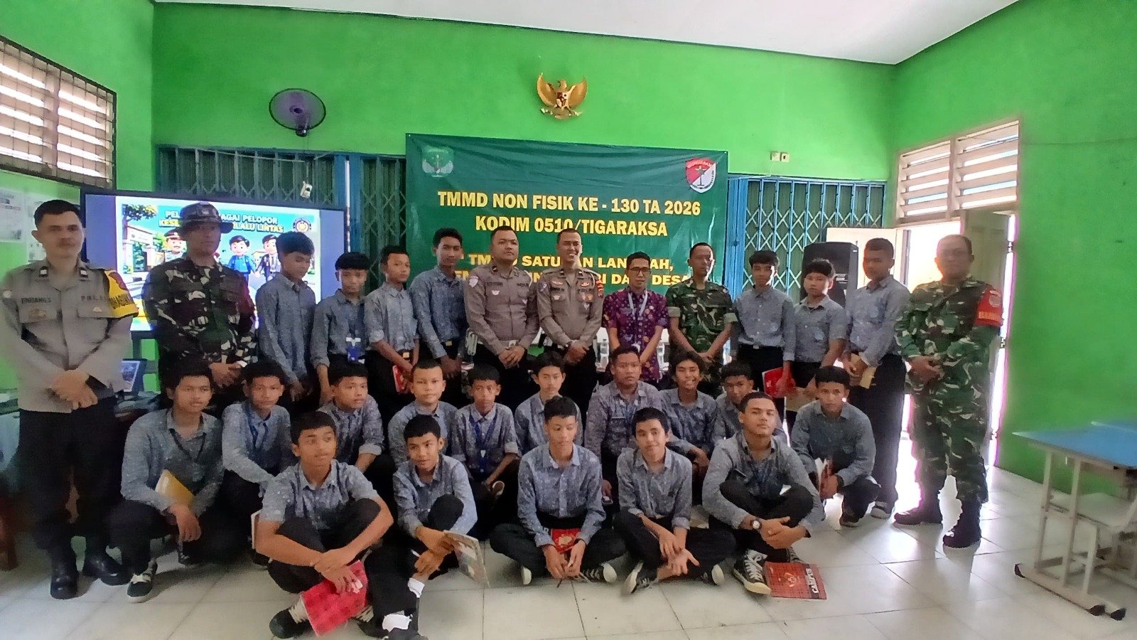TMMD ke-130 Ajak Siswa SMP Kenali Disiplin Berlalu Lintas Sejak Dini