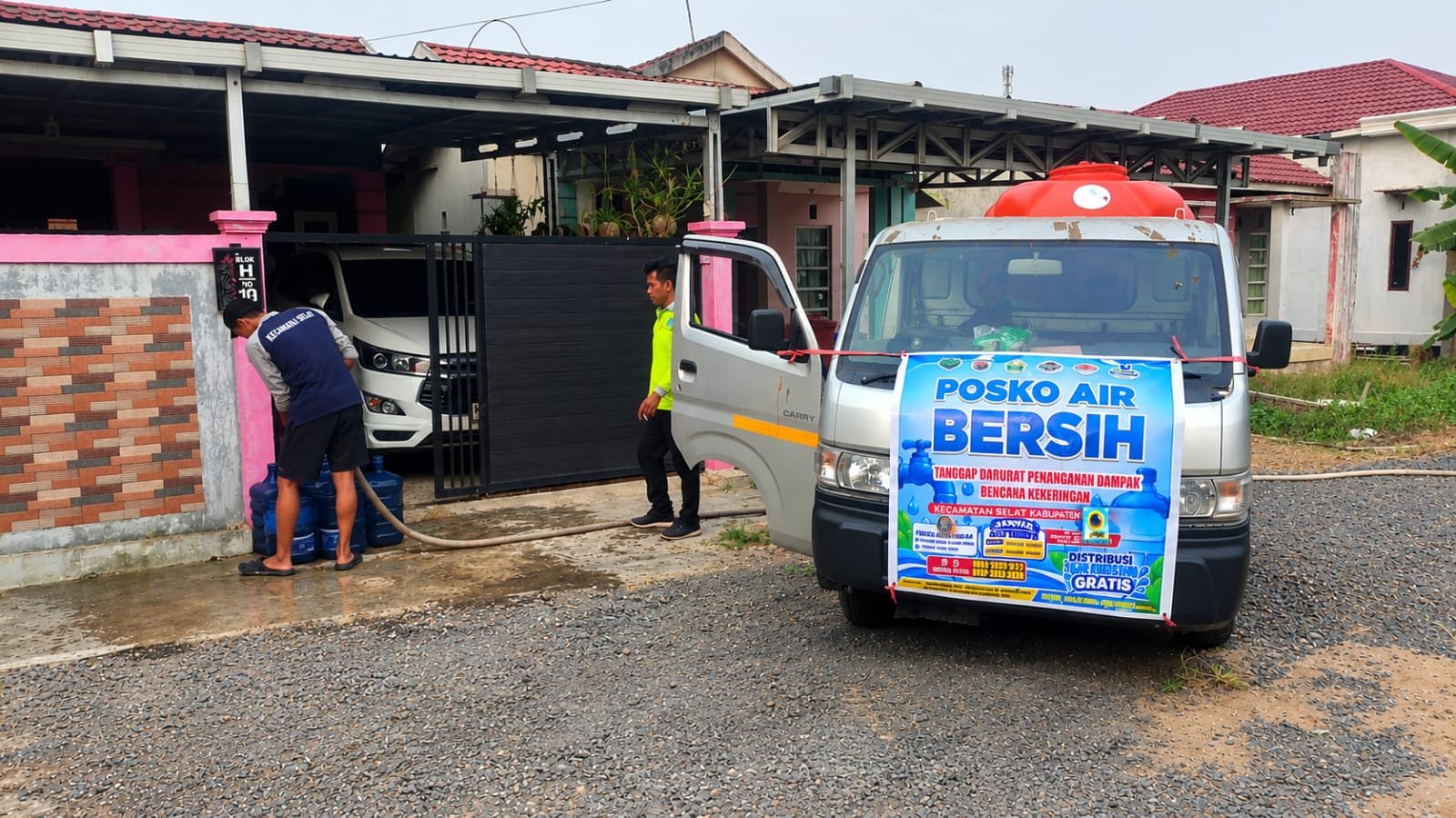 TNI dan Instansi Bersatu Untuk Penyediaan Air Bersih di Kecamatan Selat