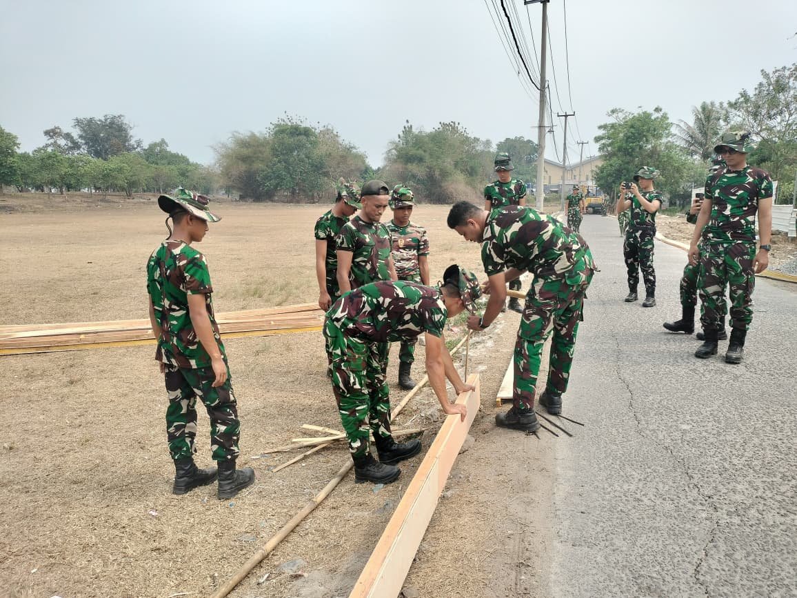 Pembangunan Infrastruktur Desa Sumur Bandung Melalui Program TMMD Kodim 0510