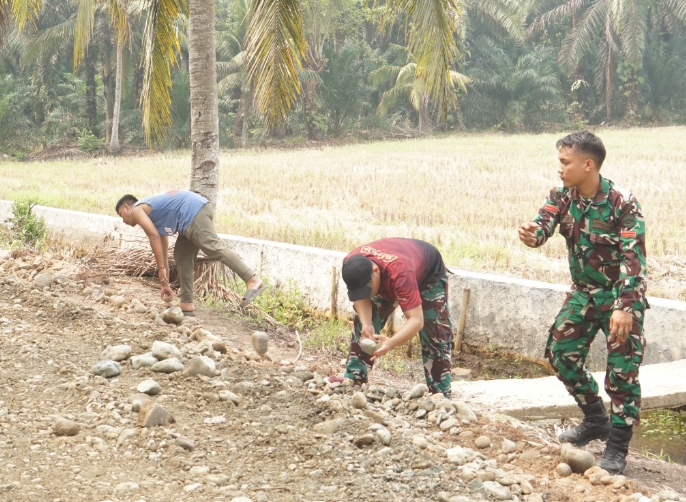 Warga Perbatasan Sukacita atas Proyek Jalan TMMD yang Meningkatkan Akses dan Ekonomi
