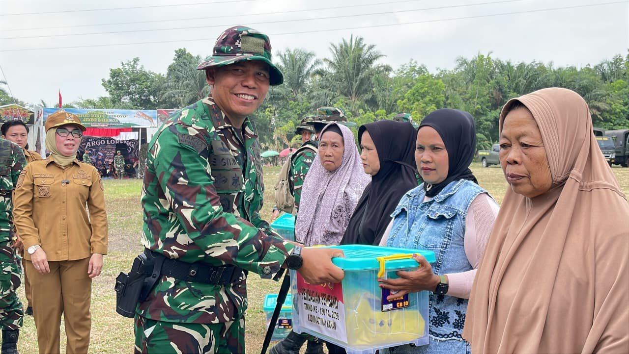 Program TNI Membangun Komunitas: Bantuan Sosial untuk Desa Gunung Sangkaran