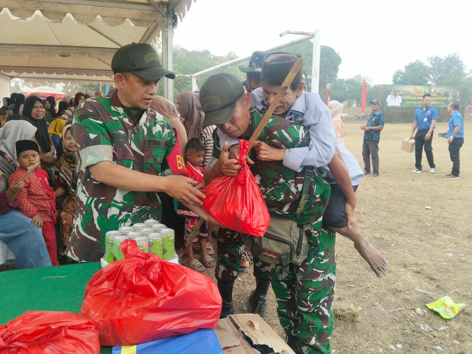 Serma Suan TNI, Aksi Kemanusiaan untuk Warga Desa Sumur Bandung