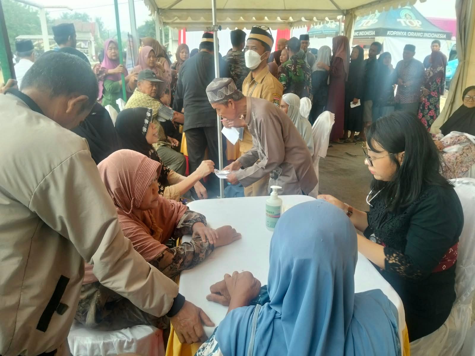 TMMD ke-130 Perkuat Kesadaran Kesehatan Melalui Pengobatan Gratis di Sumur Bandung